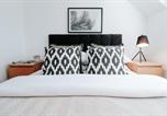 Location vacances  Gare de Newport - The Coachhouse by Solace Stays-2
