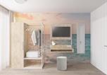 Hôtel Malente - Fairschlafen Boutique Hostel Etagenbett Kombüse 1-06 mit Balkon, Sauna, Fitness-3