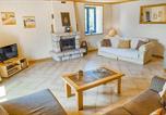 Location vacances La Chapelle-Caro - Three-Bedroom Holiday Home In Ruffiac-2