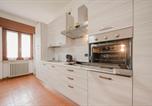 Location vacances Caprino Veronese - La Fenice Private Gardent Free-3