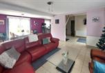 Location vacances Aire-sur-la-Lys - 4 Bedroom Lovely Home In Roquetoire-3