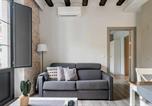 Location vacances  gerona - Bonaventura 4 Restored Apartment in Heart of City-1