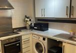 Location vacances  Gare de Wolverhampton - Casa En-suite room w fast wifi, Netflix garden view-4