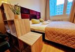 Location vacances Průhonice - Family Suite for 8 Guests with Free Gym, Reception, Parking, Roof Terrace, Game & Party Room-3