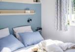 Location vacances Roquebrune-sur-Argens - Mobil-Home Cozy avec Terrasse à Roquebrune-sur-Argens - Api-1-52-1053-4