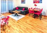 Location vacances  Guca - Royal Apartman-2
