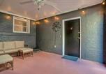 Location vacances Savannah - Spanish Style Apartment- Steps from Forsyth-4