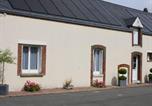 Location vacances  Eure-et-Loir - Gîte chaleureux avec jardin arboré, terrasse, salle de jeux et parking privé à Pré-Saint-Évroult. - Fr-1-581-3-4