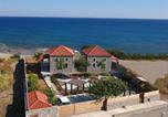 Location vacances Gennadi - Alisahni Beachfront Villas-1