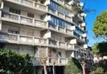 Location vacances  Blue Marlin Village Lido Adriano Ravenna - Varie Strutture Queste strutture Non Fornisce lenzuola da letto e asciugamani-3