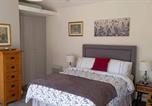 Location vacances Londonderry - Tranquil Ensuite Room with Garden Views in Drumahoe-3
