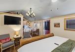 Location vacances College Station - Blitzen - Reindeer Ranch at Round Top cabin-3
