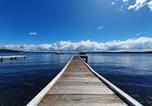 Location vacances Cams Wharf - Kabine Waterfront Lakehouse in Sunshine-2