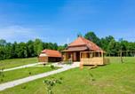 Location vacances Plitvička Jezera - Chalet Markoci With Hot Tub - Happy Rentals-1