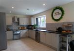 Location vacances  Gare de Walsall - Luxury 5br House with Hot Tub & Ev Sleeps 11-4