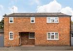 Location vacances Hampton Lucy - Stylish Modern 2 Bed with Parking - Pass the Keys-4