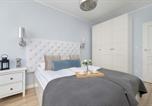 Location vacances Katowice - Bright & Modern Apartment with Balcony and Parking by Noclegi Renters-2