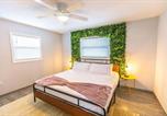 Location vacances Sarasota - Garden-Inspired Stay Walk to Bay & Downtown-2