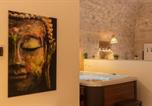 Location vacances Turi - Mi Casa Luxury Suite - Room with Hydromassage Pool-4