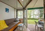 Location vacances  Dordogne - Chalet 6 pers, Terrasse, Deux chambres - Api-1-52-741-1