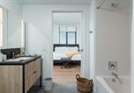 Location vacances Boston - Luxury Apartment w King Bed Shared Pool & Rooftop slp 7-3