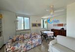 Location vacances San Bartolomeo al Mare - Da Marisa mare sole e una vacanza in relax-1