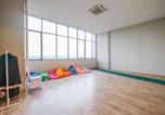Location vacances Bogor - Homey and Minimalist 1br Royal Sentul Park Apartment By Travelio-2
