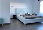 Location vacances  Albufeira - Deluxe apartment in Albufeira old town, 200m walk to beach, pool parking-4