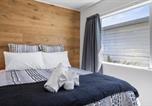 Location vacances Taupo - Kaihua Cabin, Modern 3br With Mt Tauhara Views-3
