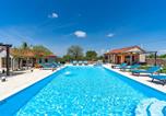 Location vacances Visovac - Promina luxury villa with 72sqm Heated Pool, Jacuzzi, Infrared Sauna, Tennis court, Media room-3