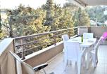 Location vacances Cavalaire-sur-Mer - Appartement T3 lumineux avec terrasse, climatisation, garage et Wifi à 2 pas des plages - Cavalaire - Fr-1-226b-34-4