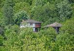Location vacances Kazanlak - Incredible Cabin Getaway with Indoor and Outdoor Fireplaces in Selishte, Bulgaria-1
