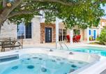 Location vacances  Benkovac - Lovely Home In Benkovac With Private Swimming Pool, Can Be Inside Or Outside-2