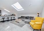 Location vacances  Gare de Cheltenham - Beautiful home in central Cheltenham-1