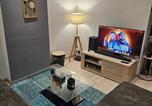 Location vacances Liège - Bright apartment with 2 bedrooms in Herstal-1