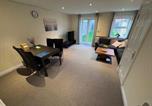 Location vacances Reading - Sleeps8-Familyfriendly-Freeparking-30mintoheathrow-1