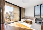 Location vacances Tel Aviv-Jaffa - Perfect Beach Getaway Steps from Carmel Market-1
