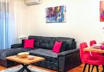 Location vacances  Guca - Royal Apartman-3