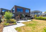 Location vacances  Best Western Caboose - Gather Taupo - Lakefront House - Spa Pool-1