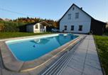 Location vacances Dvůr Králové nad Labem - Comfortable Apartment in Nemojov near Forest-3