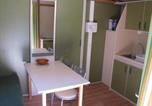 Location vacances Vogüé - Chalet cosy avec terrasse à Vogüé - Api-1-52-1393-4