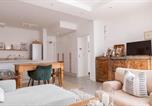 Location vacances Muizenberg - Boho Stays Empire Apartment-1