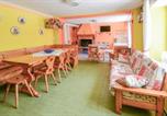 Location vacances  Province de Vicence - Nice Home In Lusiana With Wifi-2