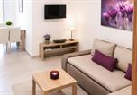 Location vacances  Paklenica - Lovely Apartment In Tribanj Sibuljina With House Sea View-3