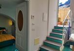 Location vacances  Province de Salerne - Amalfi Small Wonder Tiny Town House-2