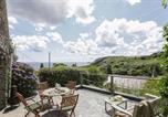 Location vacances Veryan - Lobster Pot Portloe views of the village and sea-2