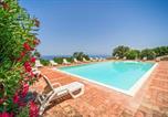 Location vacances Campofelice di Roccella - 3 Bedroom Beautiful Apartment In Collesano Pa-2