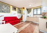 Location vacances Bolano - Residence Montebello, Relax con Giardino e Piscina-2
