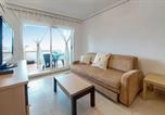 Location vacances Cabanes - Awesome Apartment In Torre La Sal-3