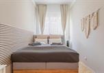 Location vacances Fladnitz an der Teichalm - Indigo Breeze - Historic City Center with Elevator & Free Parking by Hero Homes-2